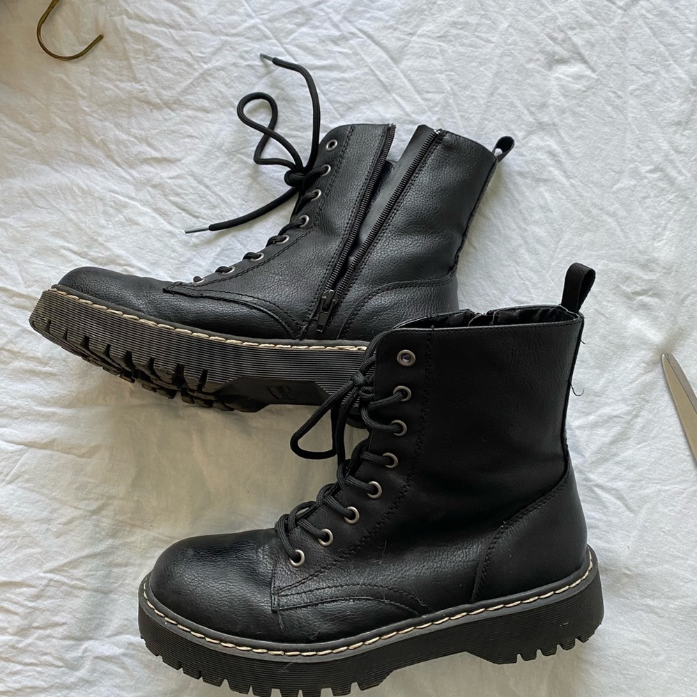 Doc Marten’s Black Combat Boot dupe